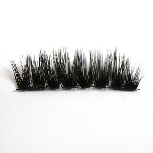 Comfortable Crisscross Magnetic Fake Lashes Natural Looking Custome Packing