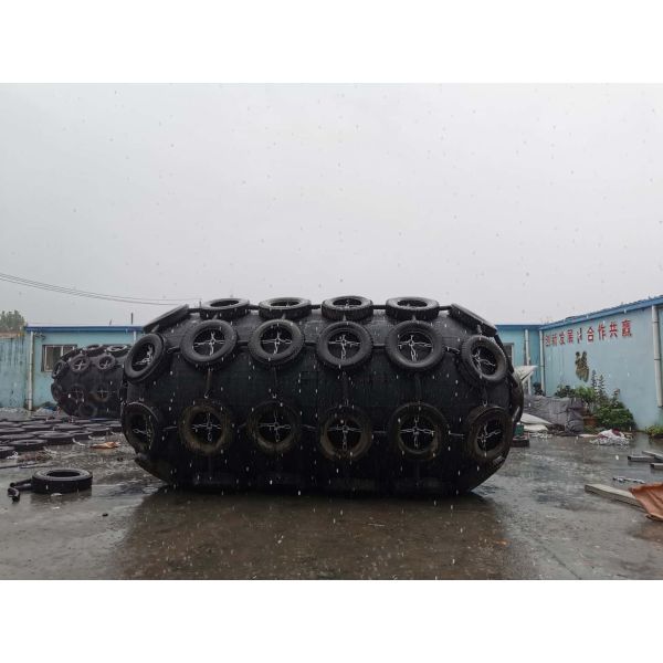 Natural Rubber Pneumatic Rubber Fender Good Sealing Aging Resistant