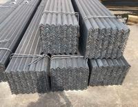 25mm galvanizou a pintura lubrificada desigual do aço Q195 Q215 do ângulo