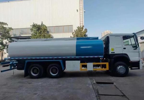 10 Wheel 6x4 Sinotruk Howo Fuel Tanker Truck 25000 Litre for Oil Diesel Transport
