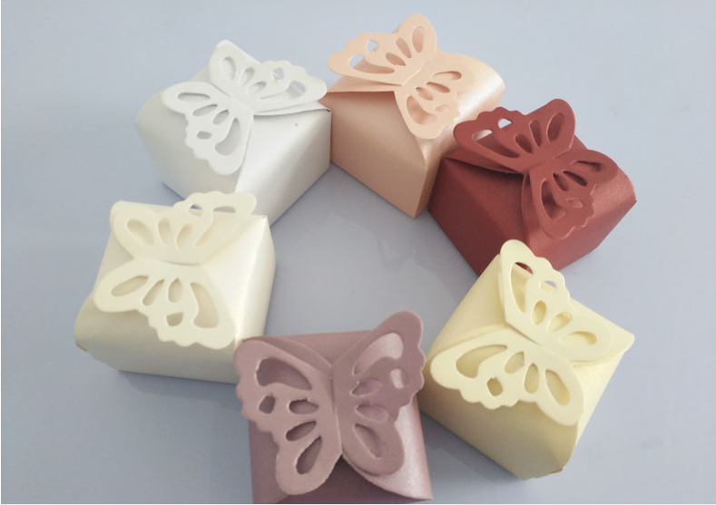 Exquisite Laser Cut Pearlized Paper Wedding Favor Chocolate Boxes