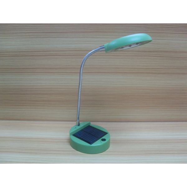 Energy saving green 100 * 92 * 260mm 80mAh / 5.5V 8LEDs solar powered led lamp