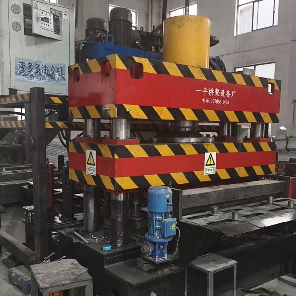 Customized 380v Molding Cable Tray Making Machine For Up And Down Flow Direction