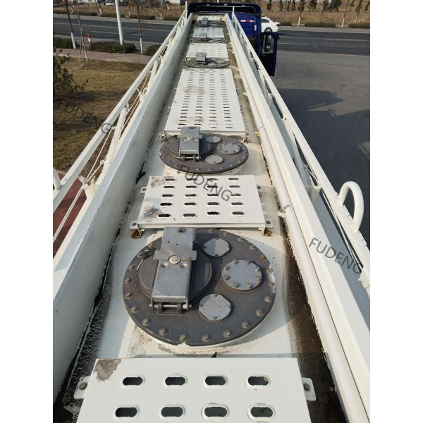 Mechanical Suspension 40000 Liters 3 Axles Oil Tank Semi Trailer