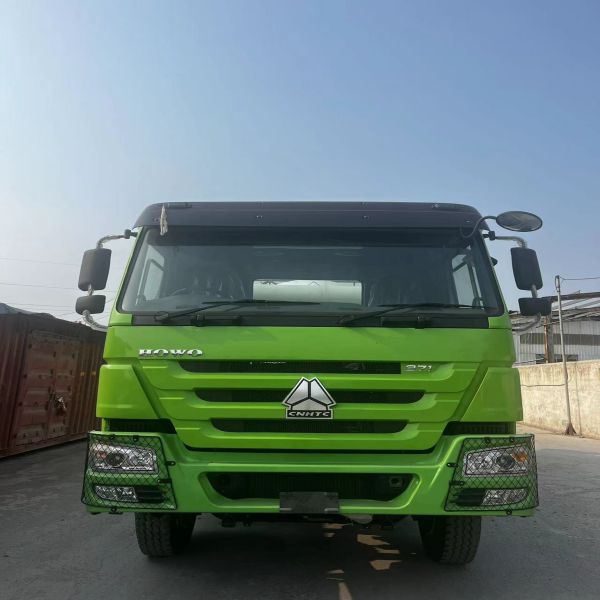 HOWO 371 Used Concrete Trucks 8x4 Cement Mixer 279KW diesel manual