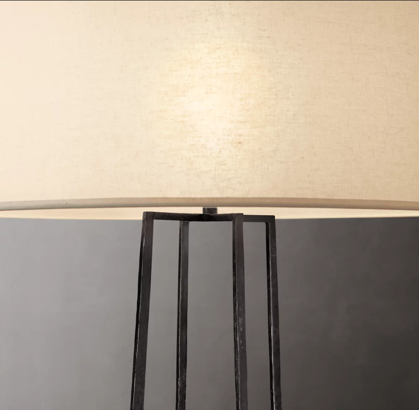 Customized Modern Brass Floor Lamp with LED Light Source for Hotel and Home Decoration