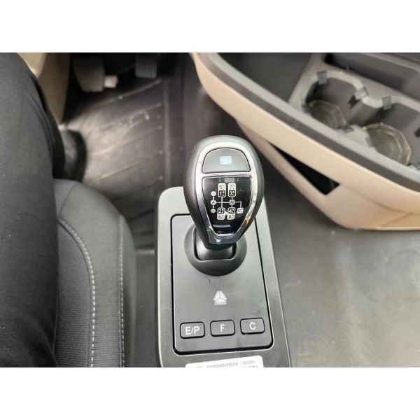 Double Row Howo Sinotruk Tractor Truck 6x4 610hp 10 Wheels Second Hand