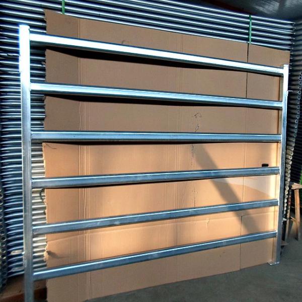 Length 2.1m Hot Dipped Galvanized Livestock Fencing For Farm Metal Fence