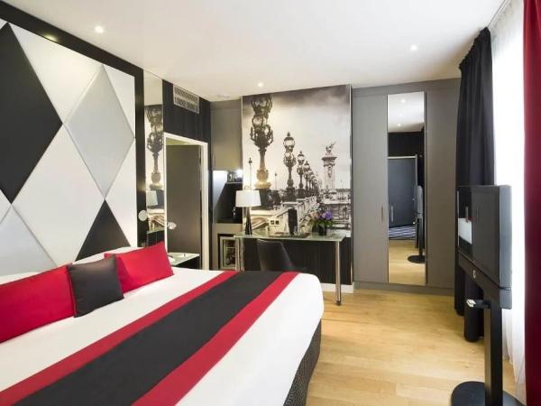 Senegal Dakar apartment furniture bedroom leather headboard bed with mirror on wall and modern design desk table