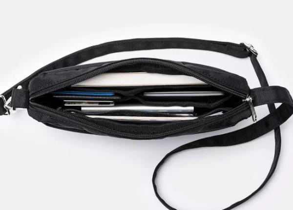 Casual Polyester Waterproof Messenger Bag Portable For Mobile Phone