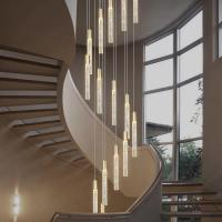 Lámpara de pendiente de escalera de hotel de lujo moderno de diseño de bastón de cristal negro / oro