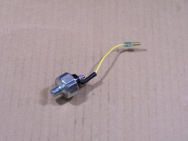 1-82410033-0 1824100330 ISUZU Excavator Spare Parts ZX70 4JG1 Oil Pressure Sensor Switch Valve