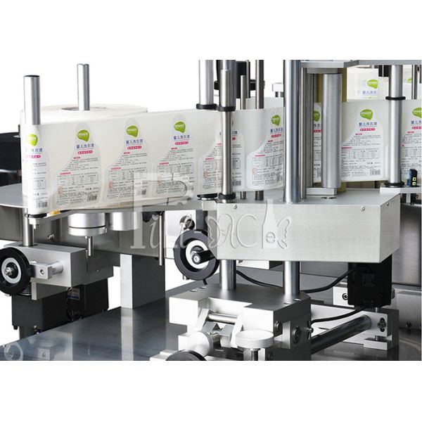 Self Adhesive PET / Plastic Sticker Square Flat Bottle Labeling / Labeler Machine / Equipment / Plant / System