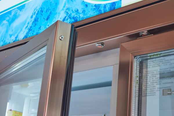 Adjustable Shelves Glass Door Freezer Beverage Display Cooler / Drinks Display Fridge
