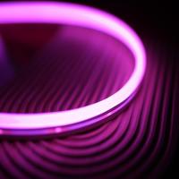 Le néon du silicone LED d'IP67 RVB DC24V dépouille la largeur de 6MM pour solutions d'intérieur/extérieures
