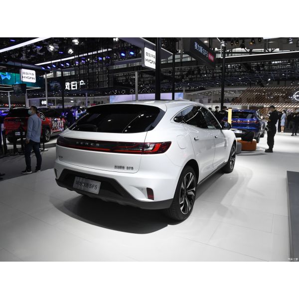 Hybrid Energy Type 2021 Model Huawei Seres SF5 Electric Car EVR 4WD Top Speed 210 KM/h