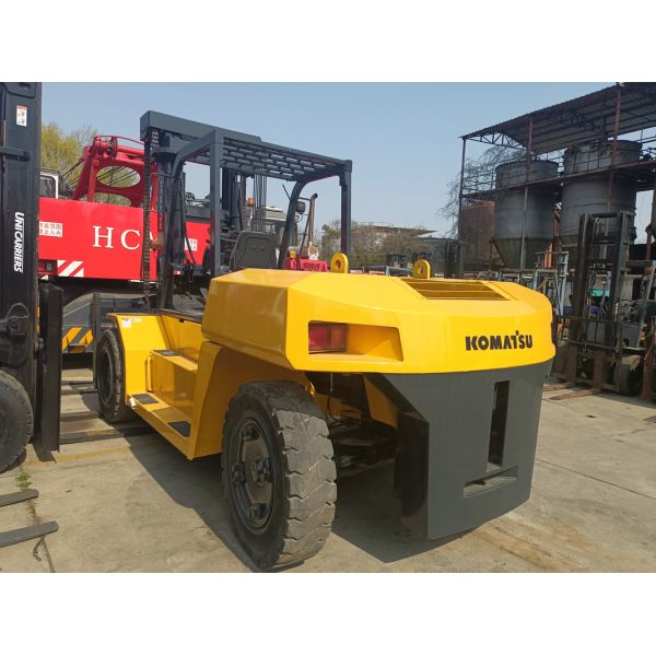 Japanese 15 Ton Used Forklift Komatsu FD150 Diesel Engine Hydraulic Tracked