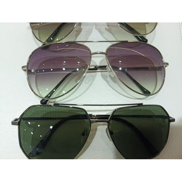 Fashionable trendsetters outdoor sunglasses outdoor sports shopping paired with trendy beautiful decorations