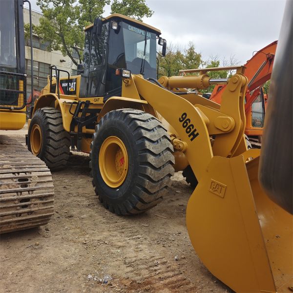 Heavy Duty Sand Digging with Original Japan Used Caterpillar 966H Wheel Loader
