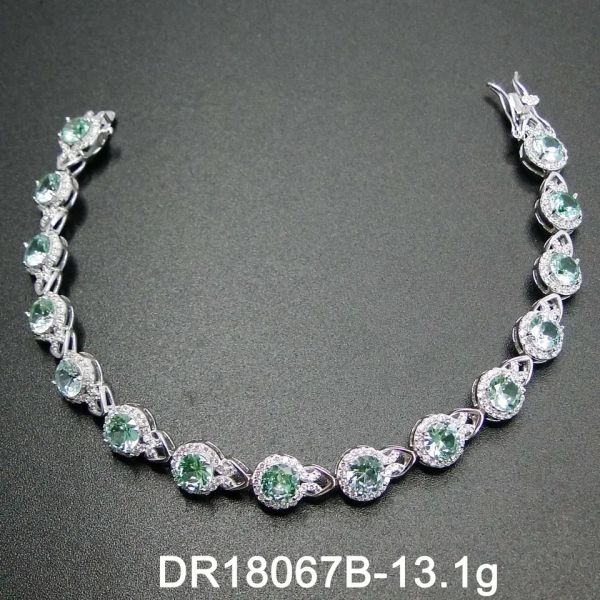 925 Sterling Silver Elegant Women Bracelet pavent placer le bracelet à spinelle vert