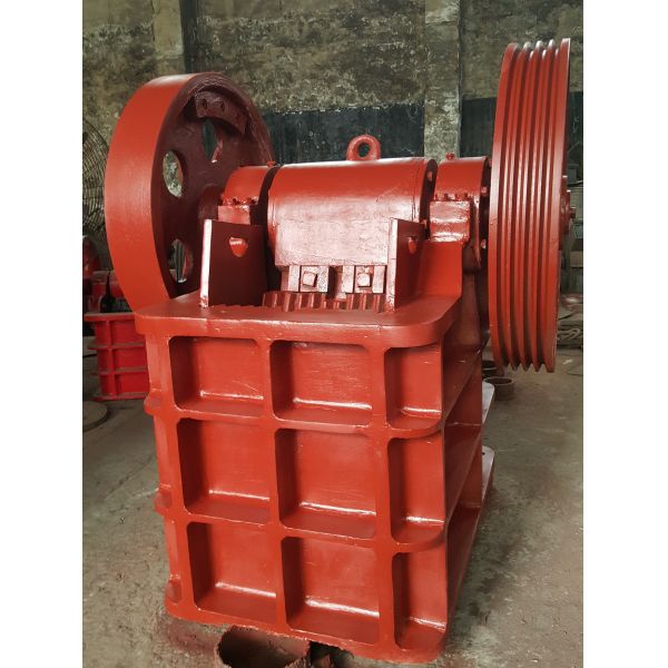300r/Min 21T/H Jaw Stone Crusher Machine For Rock Quarries Sand And Gravel Mining