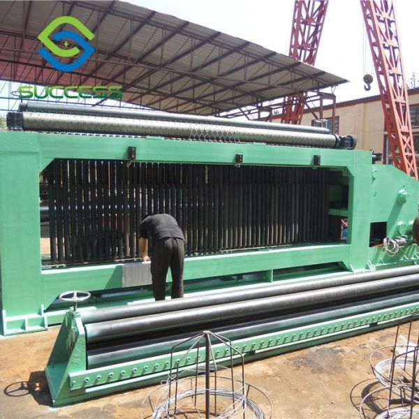 Green 2.5T Hexagonal Wire Netting Machinery With 2.2Kw Hydraulic Power