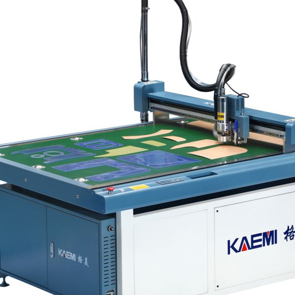 Автоматический цифровой резач CNC плоскостроимая режущая машина для картонного наклейки из ПВХ