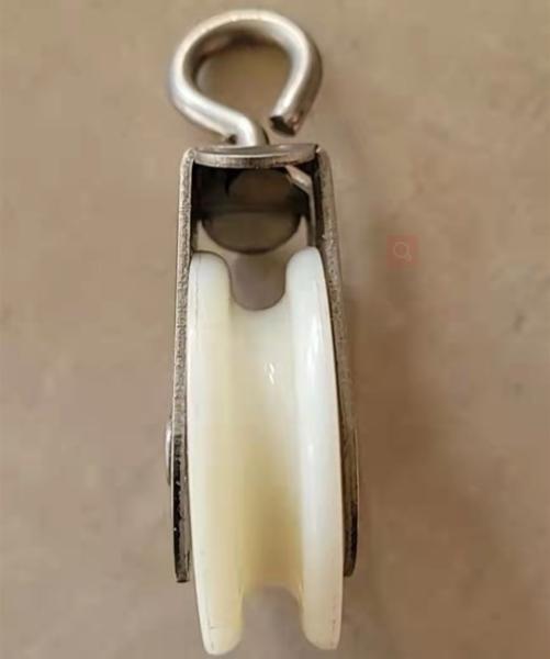 Plastic And Stainless Steel Poultry Pulley For Drinking Line Feeding Line