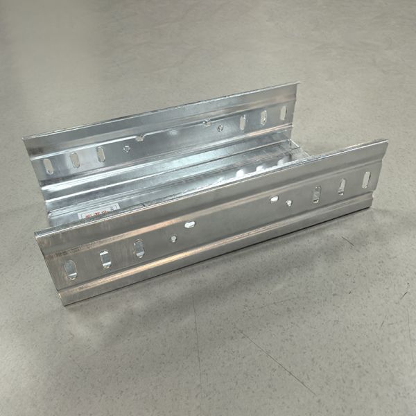 High Corrosion Resistance Wall Mounted Cable Tray / 3m-6m Electrical Cable Trough