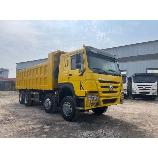 420hp Used Sinotruk Dump Truck Red Color Manual Transmission construction companies