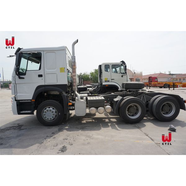 420HP 371HP 336HP Sinotruk Howo 6x4 Tractor Truck manual transmission
