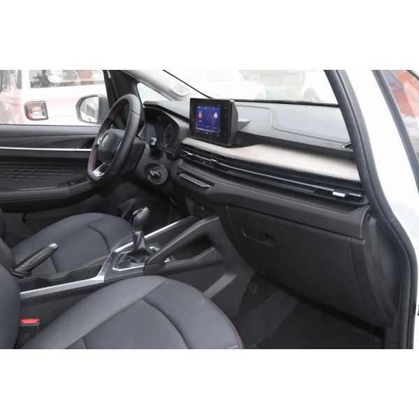 2023 Gx3 Geely Livan X3 PRO SUV de cuero de 5 puertas y 5 asientos Euro VI Condición de emisión con ajuste eléctrico del asiento del conductor