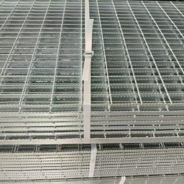 Easy-Clean Steel Gratings: Hygienic and Low-Maintenance Solution