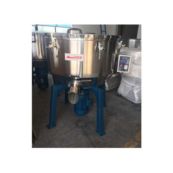 По вертикали пластиковая емкость машины смесителя 150 Кг/Х с колесом ЛДХ-150 рицинуса