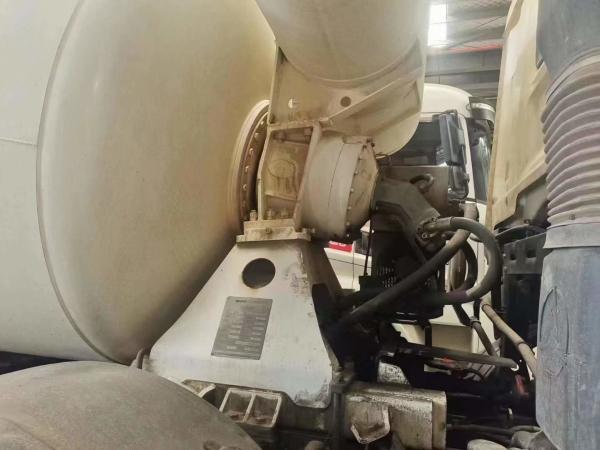 O misturador do trânsito da mão de SANY SYM1312T1E segundo usou 8*4 o chassi 14m3 16m3