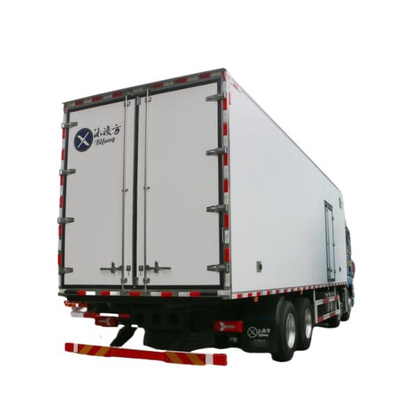 Qingdao Jiefang Yingtu Business Class 620 Horsepower 8X4 9.5m AMT Automatic Transmission Refrigerated Truck (liquid Buffer)