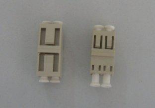 Basse couleur optique de beige de duplex d'adaptateur de fibre multimode de la perte par insertion LC