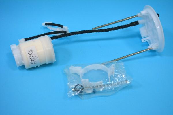 Standard Size E7 PE1A-13-ZEO Auto Fuel Pump For Mazda