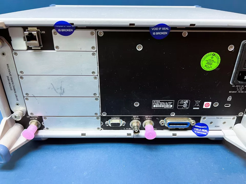 Практический анализатор спектра сигнала Rohde & Schwarz FSV40-N на частоте 40 ГГц для испытаний светодиодов