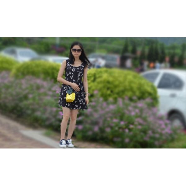 2016 new mini minimalist shoulder diagonal package Lingge chain rivet female pineapple creative personality