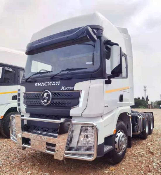 10 Rodas 6X4 SHACMAN Trator Camião X3000 SHACMAN Trator Para a Tanzânia CUMMINS ISME420 Euro3 55Ton Trator Camião