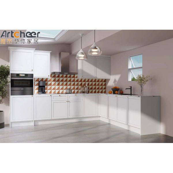 Solid Wood European Shaker Kitchen Cabinets with White Color and Super Susan Corner