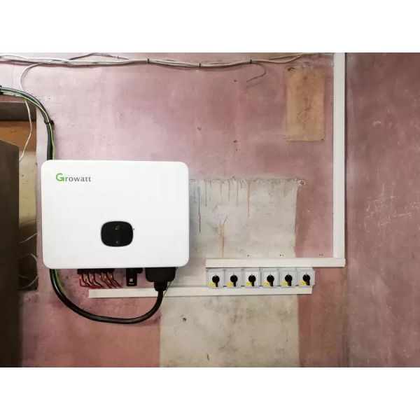 On-grid Solar Inverter Growatt 2 MPPTs Single Phase 7kW-10kW AC/DC Inverter for Home