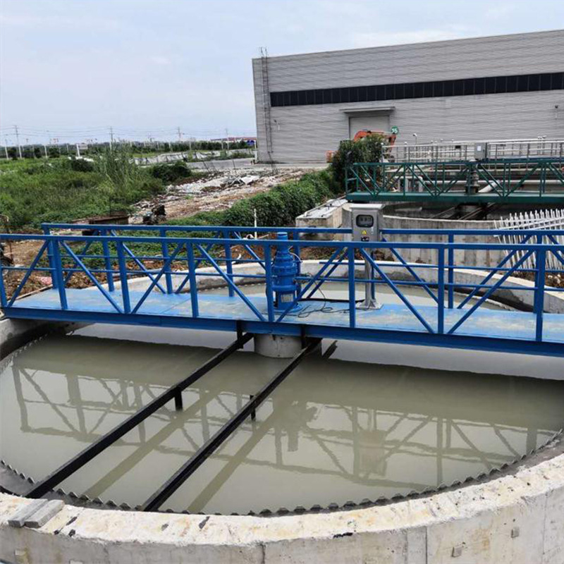 Peripheral Drive Sludge Scraper for Treating Sludge Settled in Water