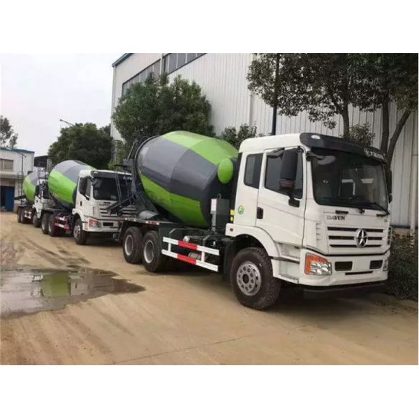 Euro 5 Sinotruk HOWO Тяжелый бетонный смеситель Дизельный бетонный смеситель