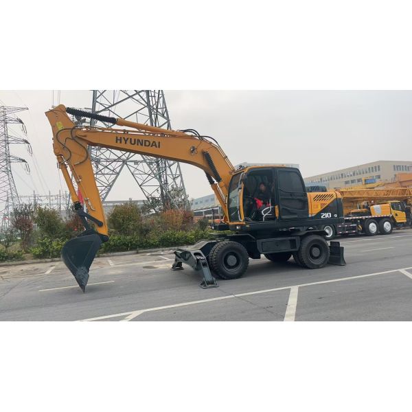 Nouvelle arrivée Hyundai 210w-9 Excavateur à roues 20 Tonnes d'occasion Hyundai Excavateur à roues