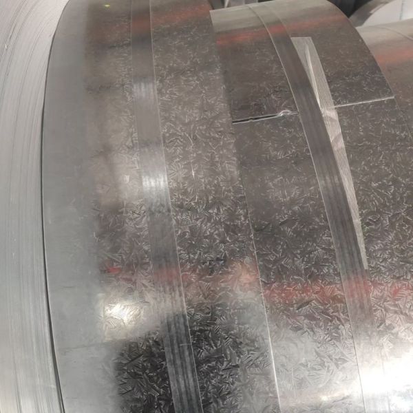 Hot Dip Galvanized Steel Strip With Spangle For Roofing Construction Industrial Use