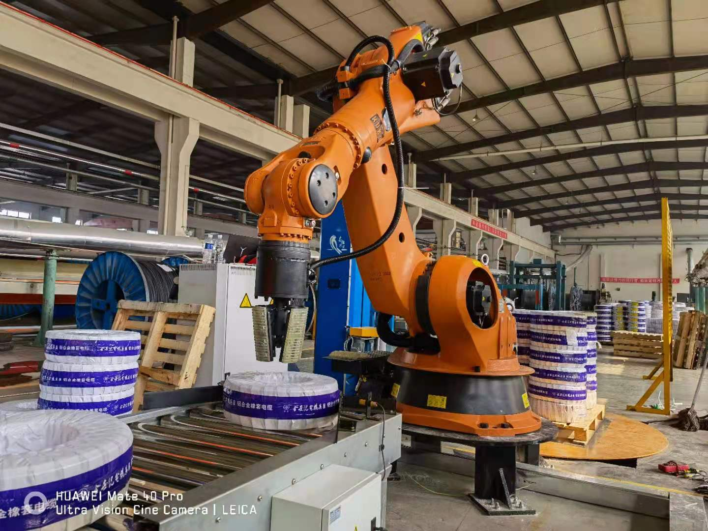 Ось 6 использовала робот Kuka KR210R 2700 промышленных роботов автоматический сотруднический Palletizing