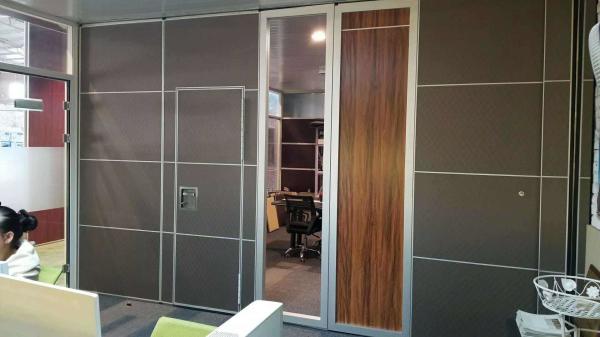 Aluminum Profile Wooden Panels Movable Partition Wall For Hotel 3 Years Warranty