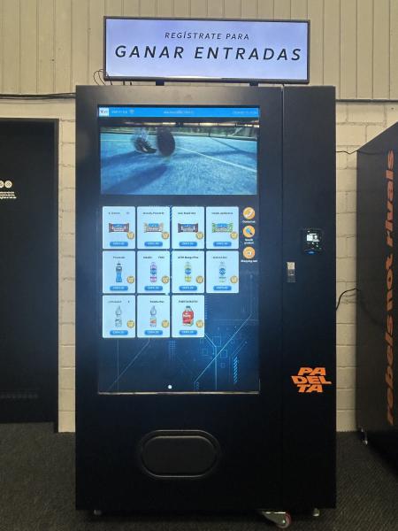 Snack Food Drinks  Vending Machine Cooling System 3-20℃ Adjustable big screen beverage vending machine